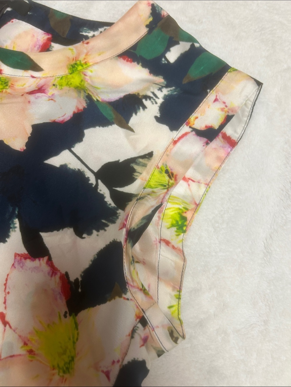 J. Crew Women’s Blouse Floral Sleeveless in Navy, Pink and Green - Size 8 - Picture 6 of 7